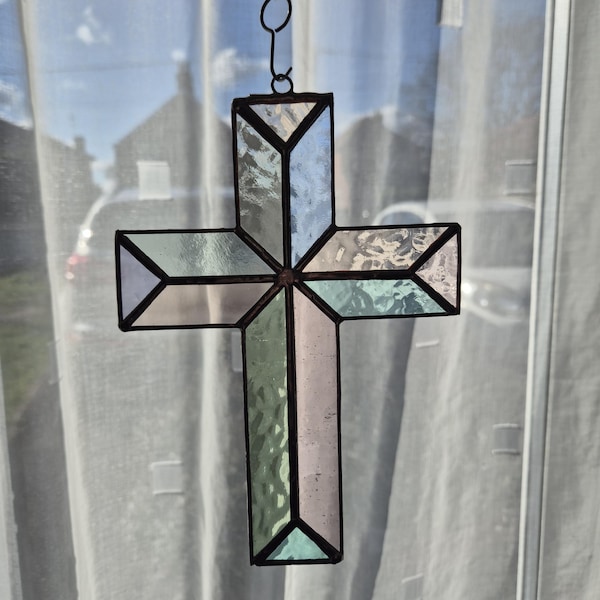 Cruz de vitral estilo Tiffany feita à mão - pastel