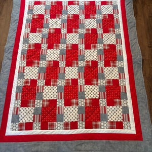 Red Gray Floral Patchwork Quilt – Sofa Throw Blanket