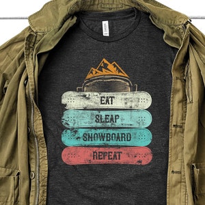 Eat Sleep Snowboard Repeat T-Shirt, Snowboarding Lustiges Shirt, Ski Liebhaber Shirt, Snowboard Hoodie, Snowboarder Sweatshirt, Ski Resort Tee