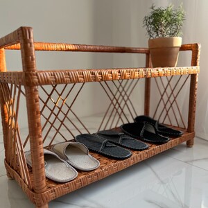Handgjord skohylla i rotting, hylla i naturlig rotting bild 8