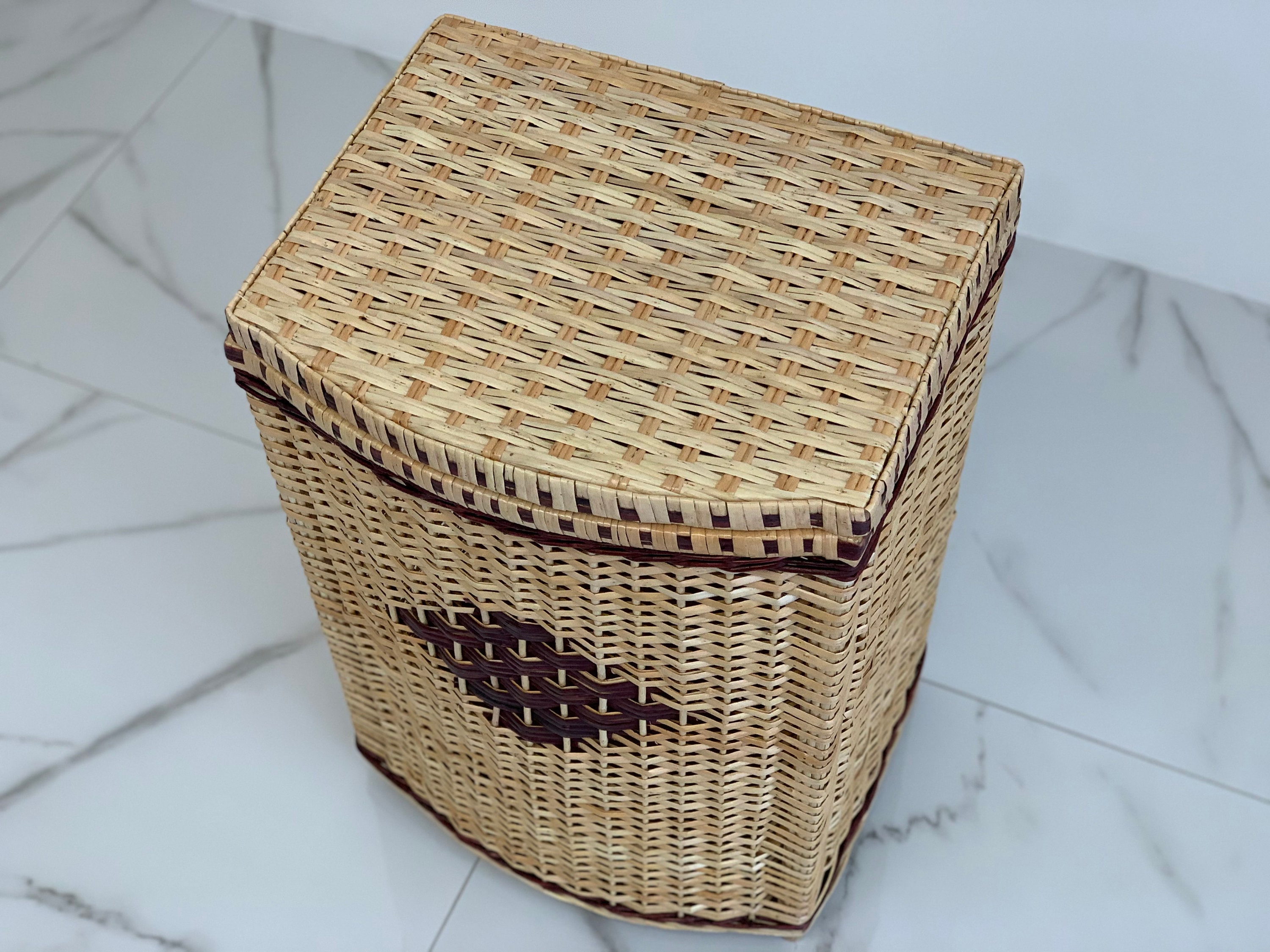 Cesto Portabiancheria In Giacinto Con Coperchio E Piedini – LGENHOOM