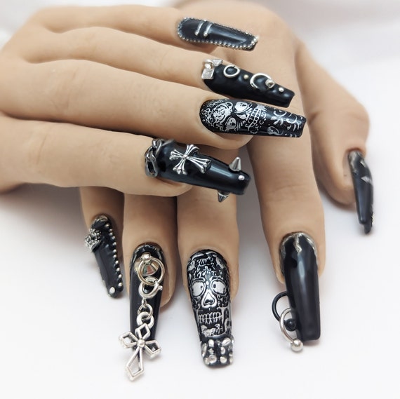 Plata y negro / Press On Nails / Uñas góticas / Gótica / Uña - Etsy España