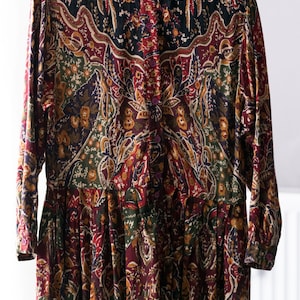 VINTAGE DRESS