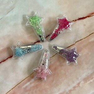 Star  Shaped Bubby Bubble Clip - Shaker Clip - Glitter Rainbow - Iridescent - Hair Accessory