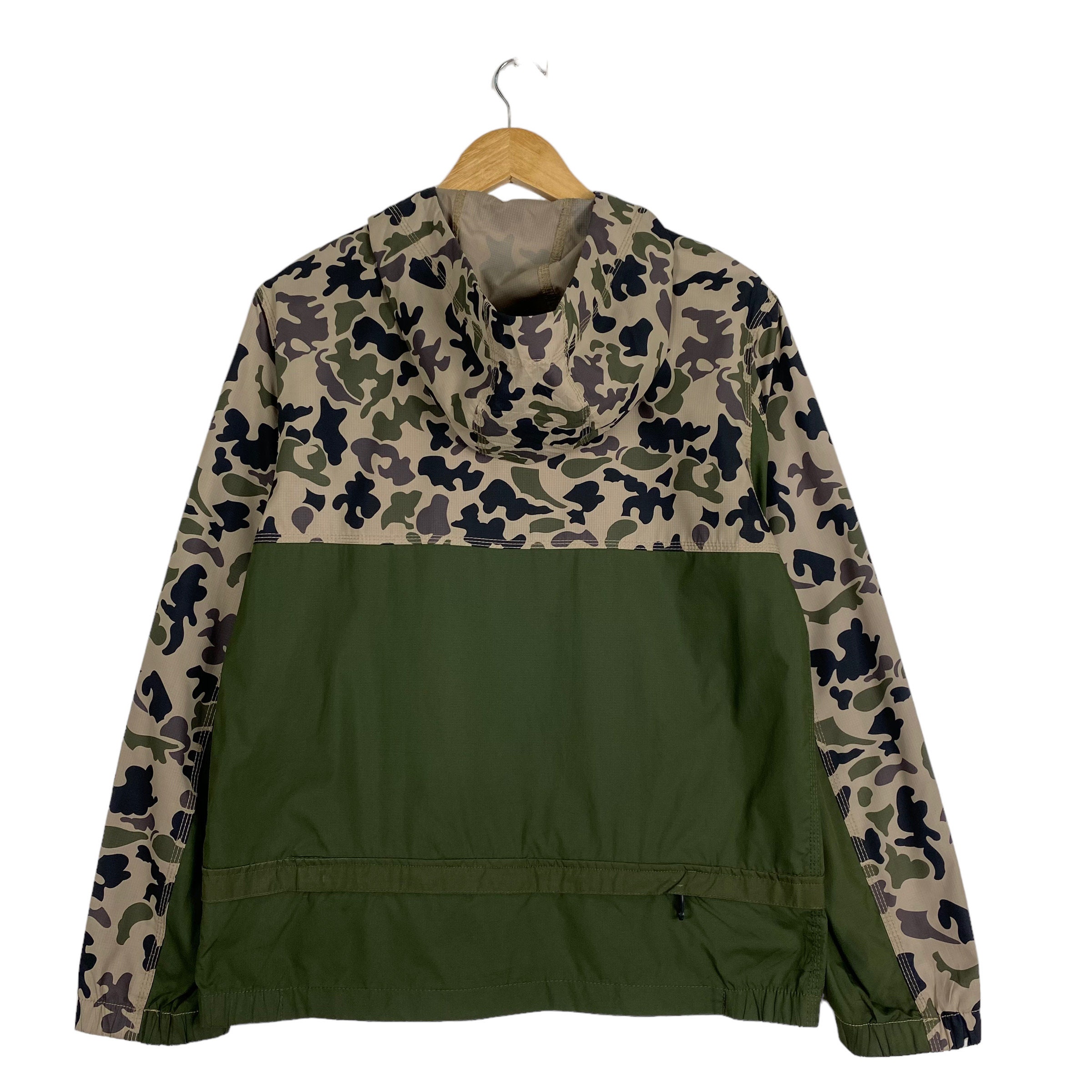 Converse camouflage jacket discount