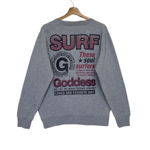 ¡ELIGE! Sudadera vintage de cuello redondo Team Goddess Surf. Sudadera Team Goddess con logo grande. Talla M.
