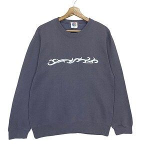 ¡ELIGE! Sudadera vintage de los 90 con cuello redondo y estampado de tablas de surf Goddess Surfboards. Sudadera con cuello redondo y logo grande de Goddess Surfboards, talla M.