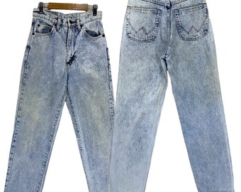 Jeans vintage anni '90 Wrangler Acid Wash, sbiaditi e sporchi Jeans Wrangler Acid Wash, sbiaditi e rovinati 25x27