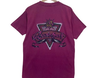 ¡ELIGE! Camiseta vintage de cuello redondo Quash Surf de los 90. Camisetas con logo grande de Quash Surf. Talla M.