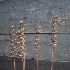 Außen Rostige Metalldekoration, Metall Gartenpfähle, Set mit fünf Gartenspiralen Pfählen