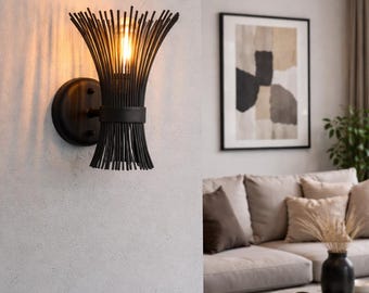 Lámpara de pared escultural única, aplique de estilo moderno de mediados de siglo.