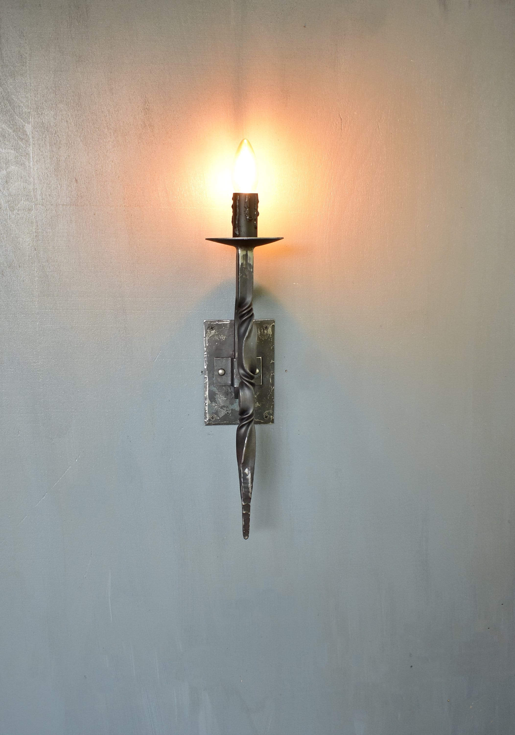 Applique médiévale fer forgé lanterne château