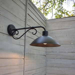 Lámpara de pared exterior de granero, lámpara de pared forjada de estilo rústico