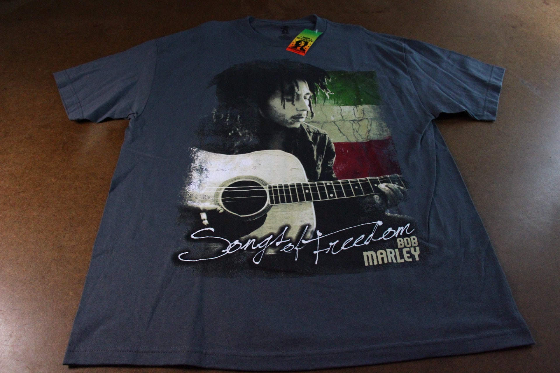 Bob Marley T-shirt / Vintage Songs of Freedom Tee / Graphic Promo 