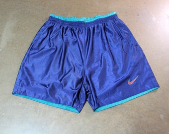 Vintage / Nike Basketball Shorts / Reversible / Athletic Shorts / 90s Streetwear