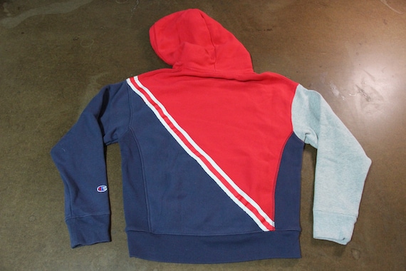 Champion Small Logo Sweater / Pullover Hoodie / A… - image 2