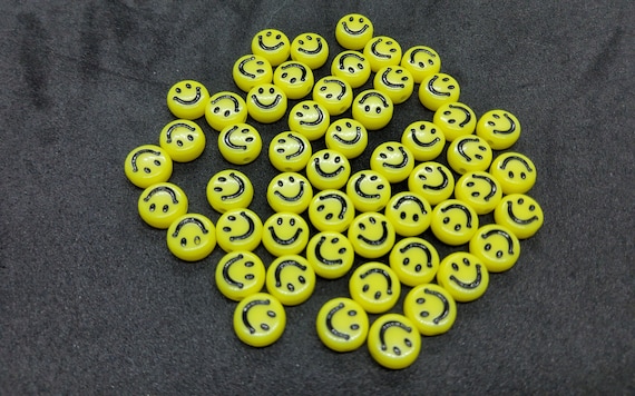 25 Acrylic Resin Plastic Pink Shaped Smiley Beads 10mm