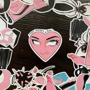 Your mom&#39;s a hoe&quot; glossy sticker