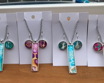 acrylic pour jewelry