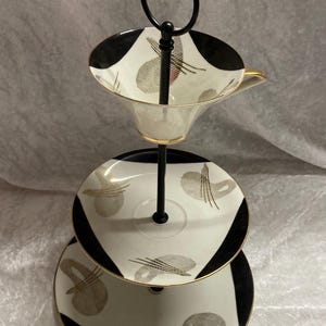 Etagere 3stöckig in weiß mit schwarz gemustert und  schwarze Stangen - Servierplatten - Serviertablett