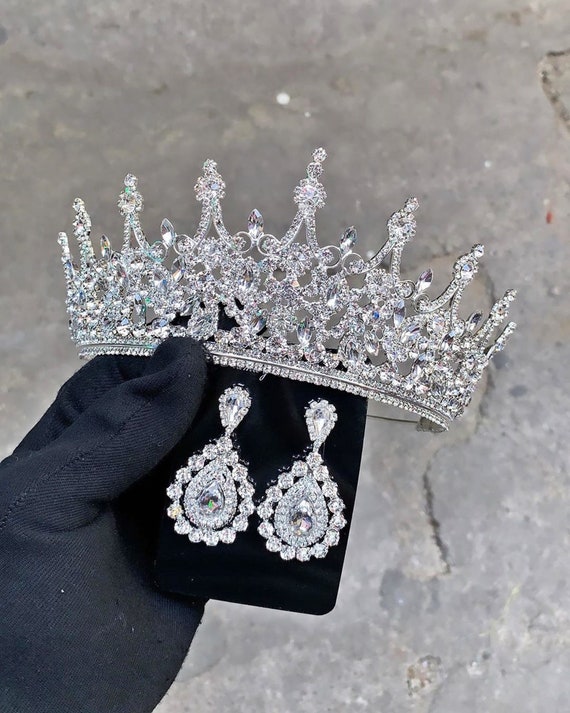 Swarovski Crystal Bridal Tiara, Silver Wedding Crown, Hair  display picture 1