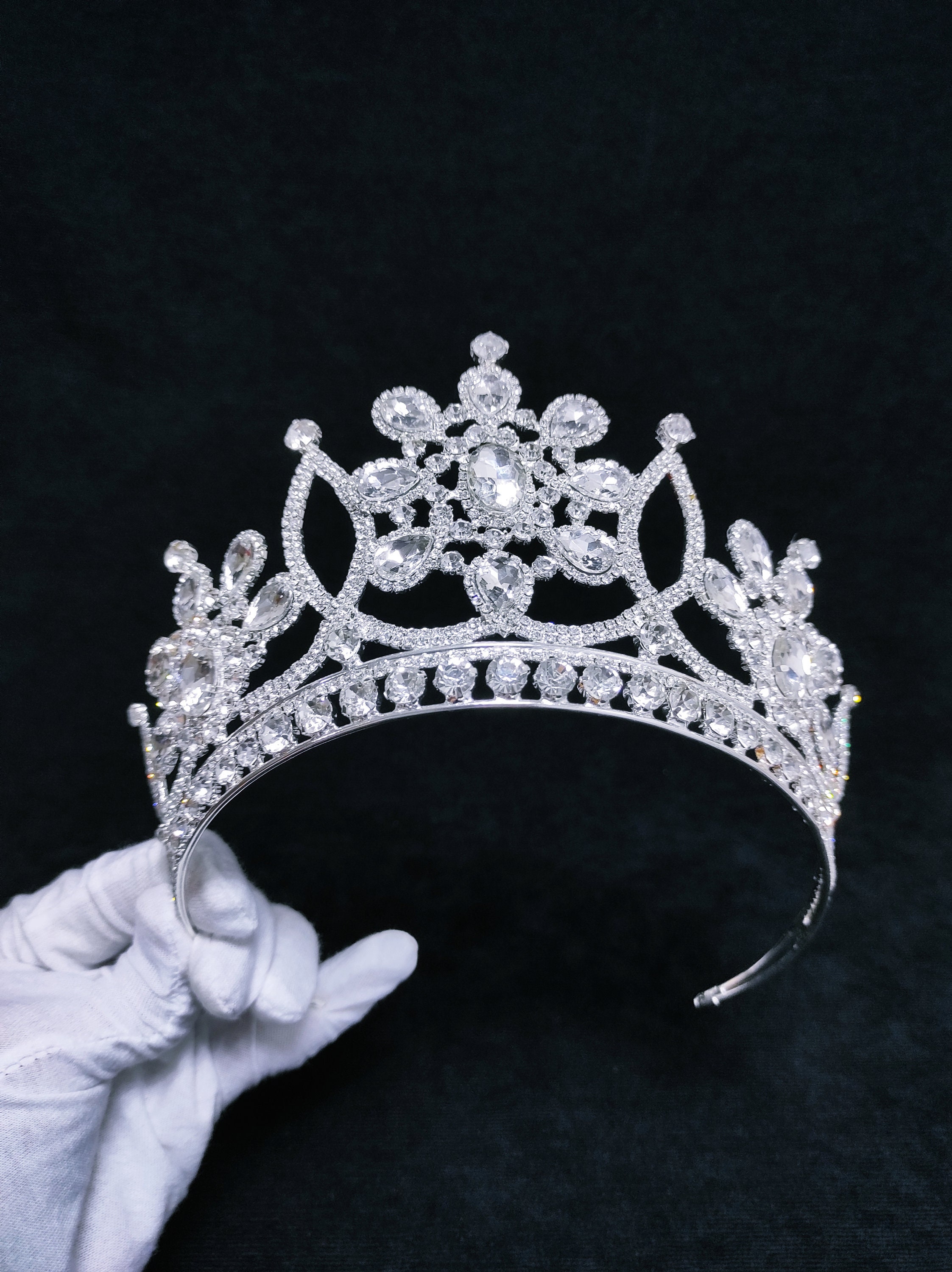 Swarovski Crystal Wedding Tiara, Bridal Crown, Royal Hair  display picture 2