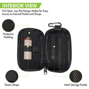 Peut inclure: Vue ouverte d'une pochette zipp&eacute;e noire avec une poche en filet et des sangles &eacute;lastiques. La pochette est dot&eacute;e d'un rembourrage protecteur et est con&ccedil;ue pour s'ouvrir &agrave; plat pour un acc&egrave;s facile.