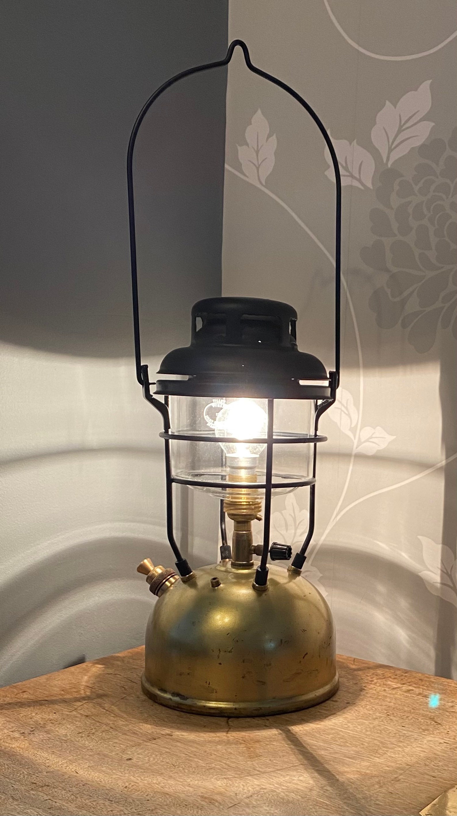 Retro Vintage Tilley Lamp Upcycled Mains Gold Black Etsy.de