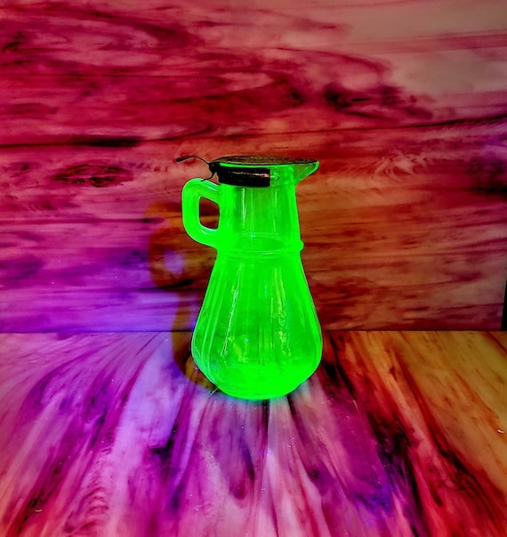 Vintage Hazel Atlas Uranium Pressed Depression Glass GK 866 Syrup