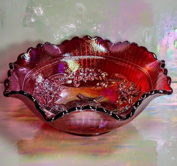 Vintage LE Smith Red Carnival Glass Bowl Fluted Edge Windmill