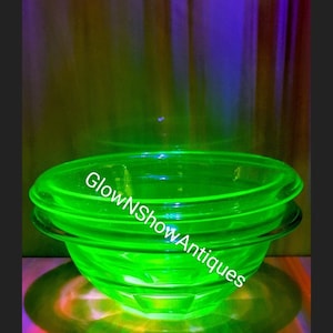 Vintage Hazel Atlas Green Depression Glass Farmhouse Kitchen Serving Bowls set of 2