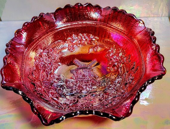 Vintage LE Smith Red Carnival Glass Bowl Fluted Edge Windmill