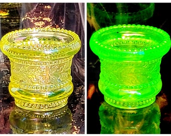 Vintage Joe St Claire Uranium Vaseline Iridized Carnival Glass Beaded Toothpick Matchstick Holder CIRCA 1980