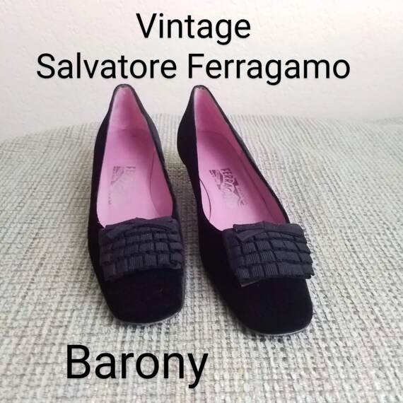 Vintage Salvatore Ferragamo Kitten heels