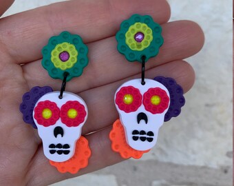 Boucles d’oreilles Dia De Los Muertos Sugar Skull - Argile polymère coloré vif et cristaux Swarovski