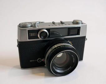 1970年代のヴィンテージ Petri FT 35 mm フィルムカメラ（革製ケース