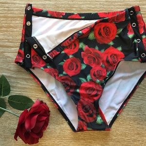 Adaptive women&#39;s swim wear