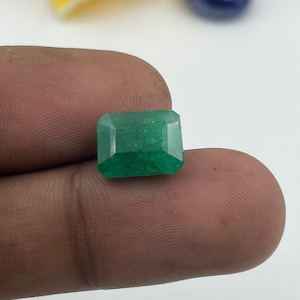 Natürlicher sambischer Smaragd: Quadratisch facettierter loser Edelstein, 3.5 Karat