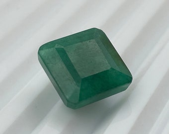 9.5 Carat Square Emerald Cut Green Gemstone