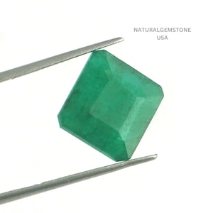 Faceted Square Emerald Gemstone: Natural Green Stone for Jewelry