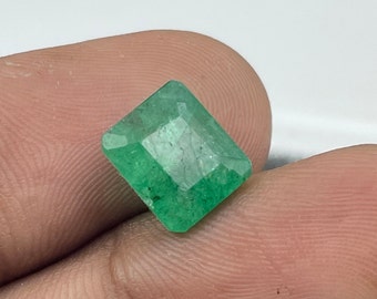 Zambian Emerald Cushion Cut Ring: 5 Carat Gemstone, Customizable Size