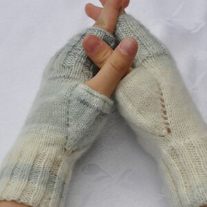 Snowflekes Blanco y Gris Melanj Guantes sin dedos - Mitones, Calentadores de muñeca, Calentadores de manos, Calentadores de brazos, Tejido de mano acogedor y grueso, Regalo de Navidad