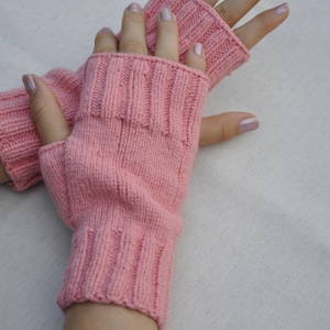 Luvas sem dedos rosa - Luvas, aquecedores de pulso, aquecedores de mão, aquecedores de braço, tricô grosso e aconchegante, presente de Natal