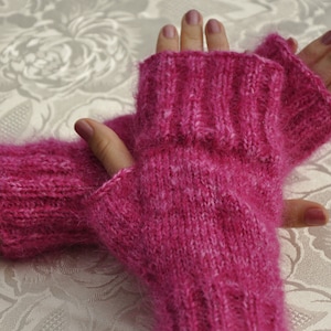 Guantes sin dedos de color rosa: manoplas, calentadores de muñecas, calentadores de manos, calentadores de brazos, tejidos gruesos y acogedores a mano