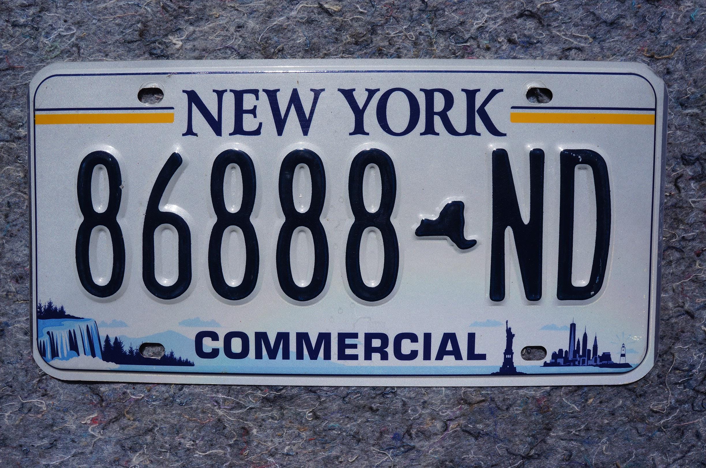 外国メダル、NY il_fullxfull.6736615467_ibhh.jpg