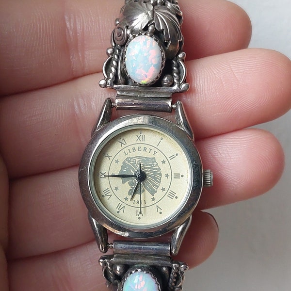 Montre-bracelet Liberty en partie en argent sterling Navajo Syn. Opal montre vintage hippie boho bohème bijoux indiens cadeau