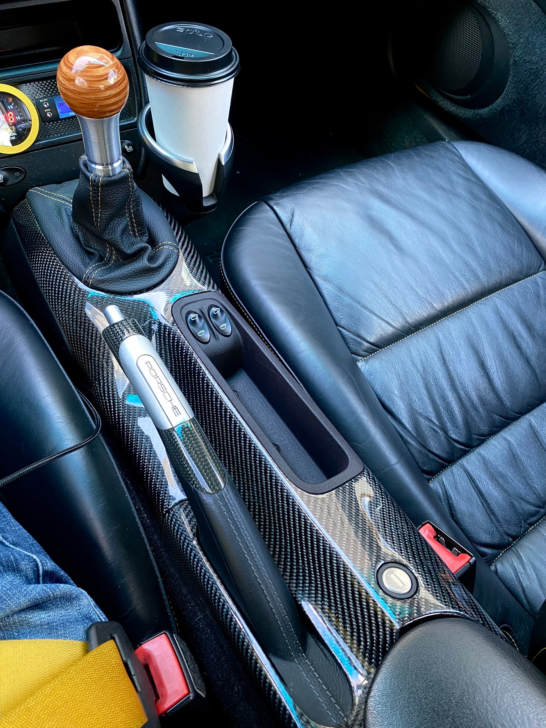 ポルシェ911　灰皿　未使用　991用　PORUCHE センターコンソールの収納スペース、灰皿を改造して収納スペース