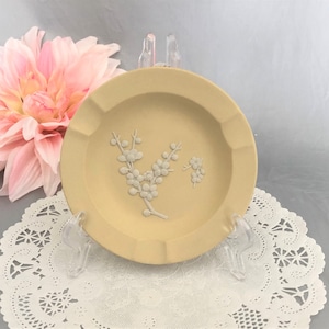 Vintage Wedgwood Yellow Primrose Jasperware Prunus Round Ashtray/Dish, circa 1976-1982