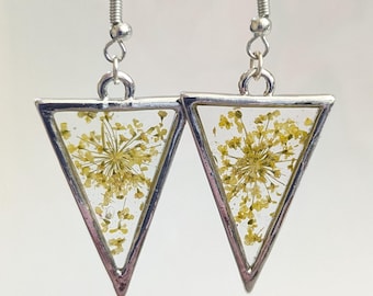 Boucles d'oreilles fleurs pressées jaunes
