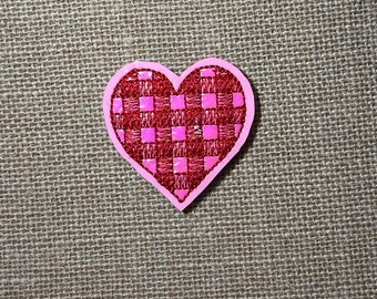 Buffalo Plaid Heart Feltie, Valentine Feltie,  Red Plaid Heart Appliqué, Vinyl & Felt Embellishment, Bow Making Supply
